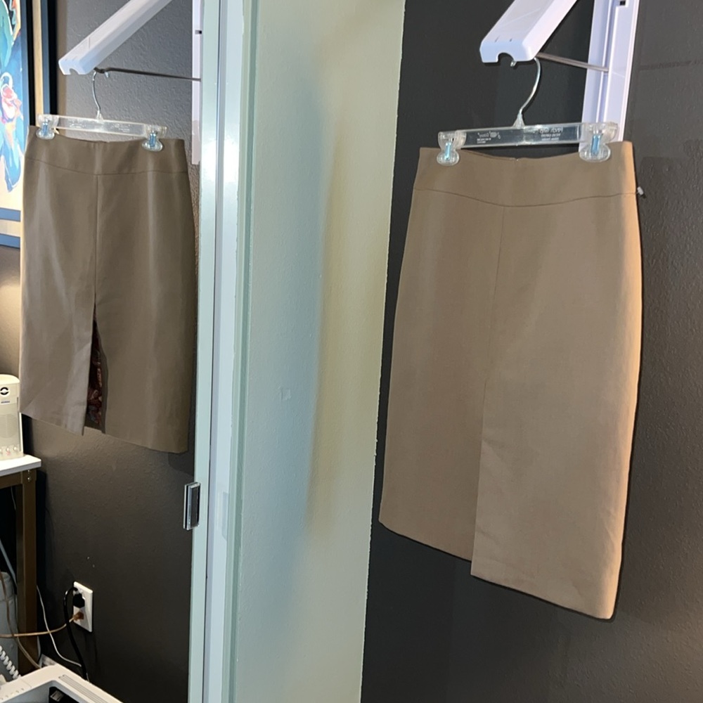 ✋ 🛑 1 hour sale. Dolce & Gabbana, tan pencil skirt, size 42 (US 6) - Picture 4 of 16